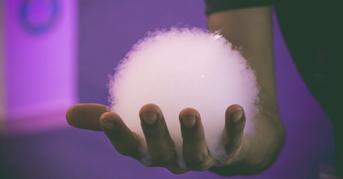 découvrez l'univers captivant de la photographie abstraite, où formes, couleurs et textures s'entrelacent pour éveiller votre imagination. explorez des œuvres uniques qui transcendent la réalité et invitent à la contemplation.