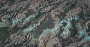 découvrez l'art de la photographie par drone : des vues aériennes époustouflantes qui transforment vos souvenirs en images inoubliables. capturant la beauté du monde sous un nouvel angle, la photographie par drone offre des perspectives uniques et audacieuses. parfait pour les événements, les paysages, et bien plus encore.