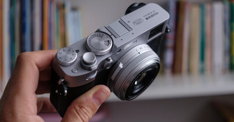 découvrez notre sélection de compacts camera, alliant performance et portabilité. idéals pour capturer vos moments précieux avec une qualité d'image exceptionnelle, ces appareils photo sont parfaits pour les photographes amateurs et professionnels en quête de simplicité et d'efficacité.