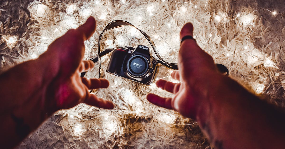 Фотографиядә иконик бренд булган Никон дөньясын табыгыз. Онытылмас мизгелләрне сурәт сыйфаты белән фотоаппаратларыбызны, линзаларыбызны, аксессуарларыбызны барлагыз.