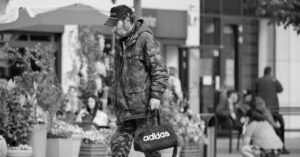 découvrez l'art du photojournalisme, où la photographie documentaire rencontre le journalisme engagé. plongez dans des histoires visuelles puissantes qui capturent des moments clés de la vie, des événements marquants aux luttes sociales, tout en mettant en lumière la réalité du monde contemporain.