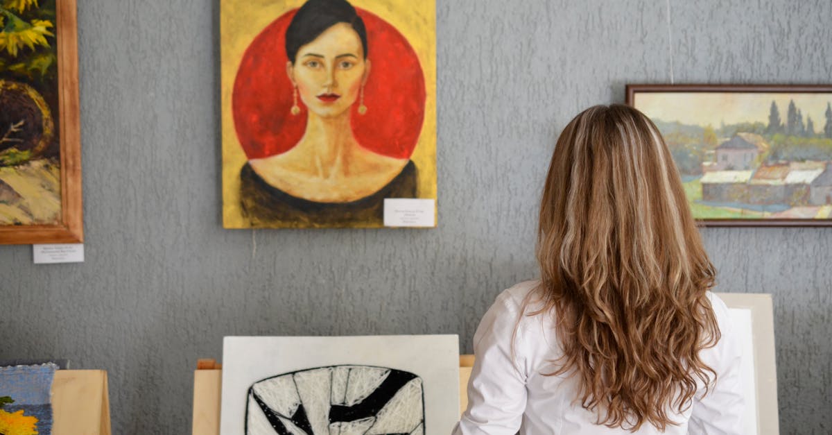 découvrez notre galerie d'art, un espace dédié à la création contemporaine où peintures, sculptures et installations dialoguent pour émerveiller les amateurs d'art. explorez des expositions uniques et engageantes, et plongez dans l'univers fascinant des artistes de talent.