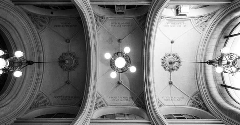 découvrez le monde fascinant des artistes, leur créativité débordante et leur passion pour l'expression. explorez leurs œuvres uniques, leur parcours inspirant et l'impact qu'ils ont sur notre culture. plongez dans l'univers de l'art et laissez-vous séduire par la magie de la création.