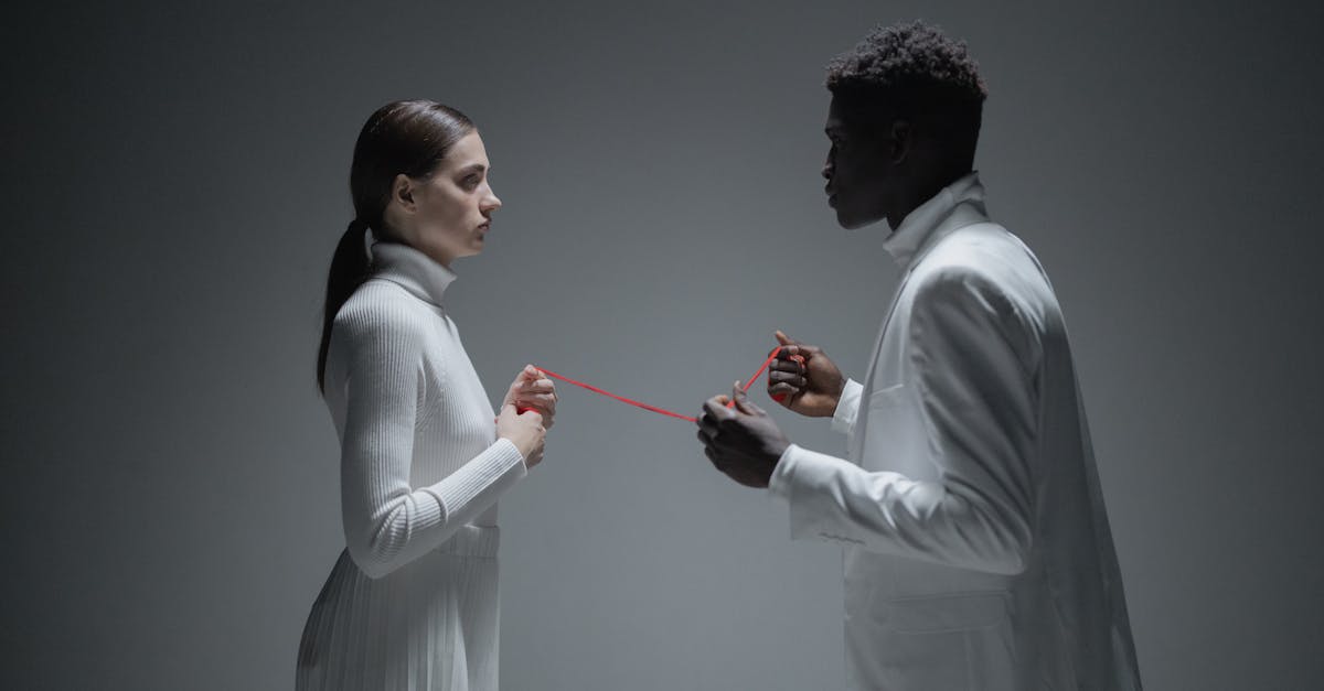 La ricca storia della Chapelle Saint Ursin, una vetrina per l'arte contemporanea e tradizionale.