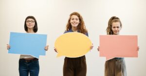 découvrez l'univers de l'art à travers un dialogue créatif unique, où les idées s'entrelacent et les émotions prennent vie. explorez les différentes perspectives de l'expression artistique et enrichissez votre expérience culturelle.