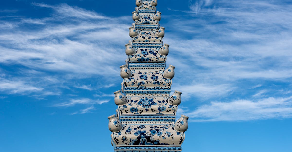 探索各种形式的工艺：一场对传统技艺与现代技术的礼赞。探索工艺世界，感受品质与真实性在每一件作品中的重要性。