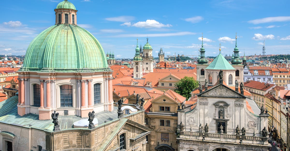 اكتشف عالم فرانسيس جياكوبيتي الساحر، الفنان والمصور الموهوب الذي يجسد عمله الفريد جوهر الإبداع المعاصر. استكشف أعماله الملهمة وانغمس في رحلته الفنية.