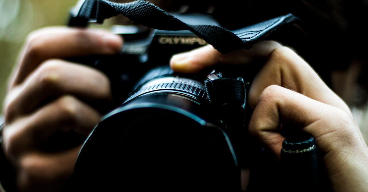 découvrez l'art de la photographie intime, capturant des moments authentiques et des émotions profondes. explorez une collection d'images qui célèbrent la beauté des relations humaines et l'intimité. plongez dans un univers visuel où chaque cliché raconte une histoire unique.
