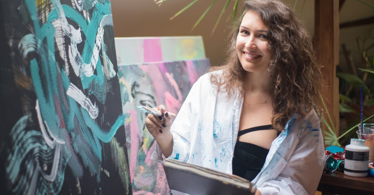 The Hasselblad X1D II adopts a completely different aesthetic: a more compact, minimalist, almost refined body. Its square design modernizes the silhouette while being lightweight, which appeals to urban or traveling customers looking for simplicity in its purest form. The small size hides careful ergonomic handling, but some users prefer Fujifilm's authentic grip for extended use.