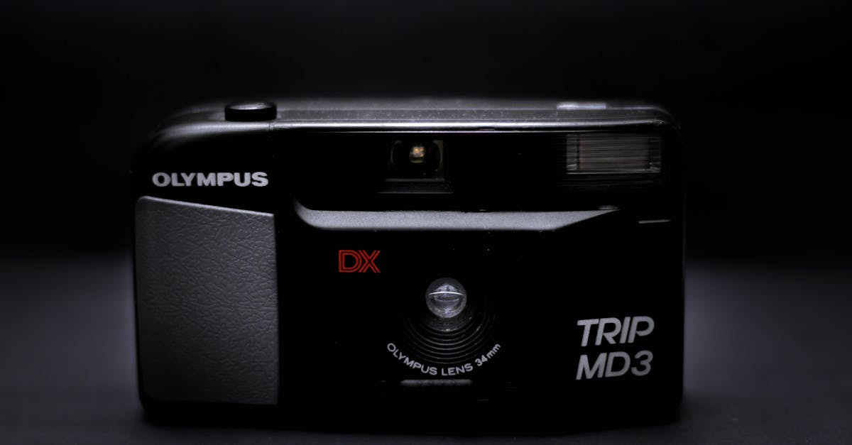 Scopri la Olympus Pen-F, una fotocamera mirrorless dall'elegante design retrò, che unisce prestazioni eccezionali e un'incredibile qualità d'immagine. Ideale per gli appassionati di fotografia che cercano uno strumento potente ed esteticamente gradevole.