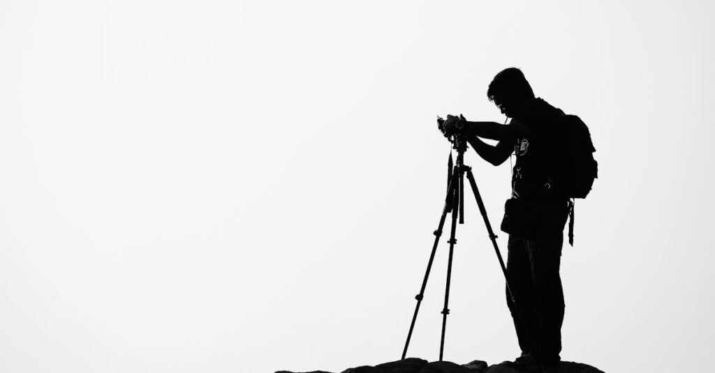 découvrez l'univers captivant de la photographie à travers l'œil créatif d'un photographe passionné. explorez des portfolios variés, des conseils techniques et des inspirations pour tous ceux qui aiment capturer les moments précieux de la vie.