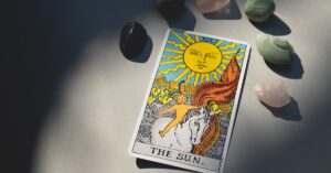 découvrez un voyage spirituel fascinant qui vous emmène à la découverte de vous-même, à travers des pratiques enrichissantes et des réflexions profondes. explorez les chemins de la spiritualité et transformez votre vie grâce à des expériences significatives.