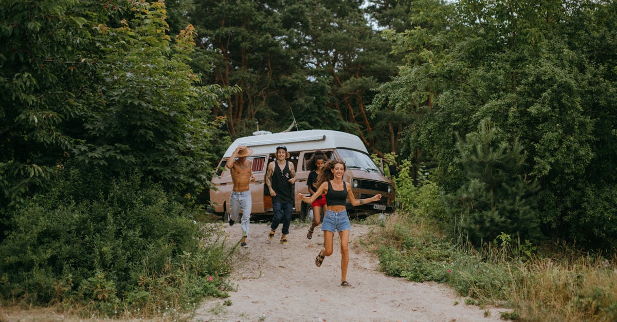 お子様とティーン向けのエキサイティングなサマーキャンプをぜひご覧ください！お子様に、新しいスキルを学び、友達を作り、忘れられない冒険を体験する楽しい機会を与えましょう。今すぐ登録して、思い出に残る夏を！