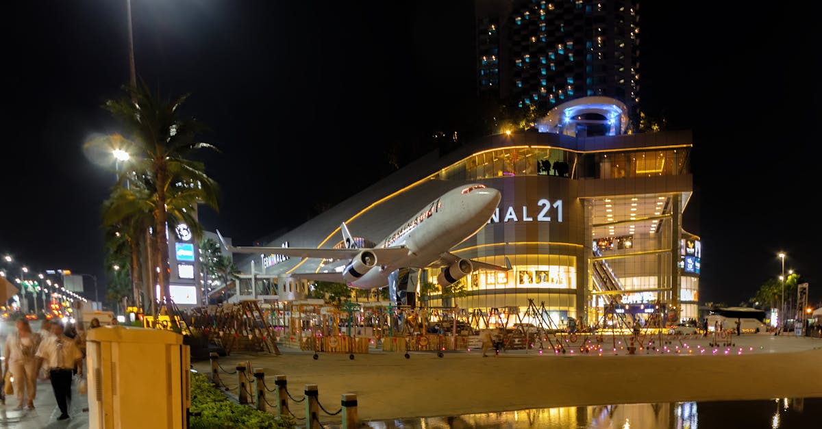 Origini e retroscena della fotocamera: l'eredità della Panasonic Lumix TZ200 e della Sony RX100 VII