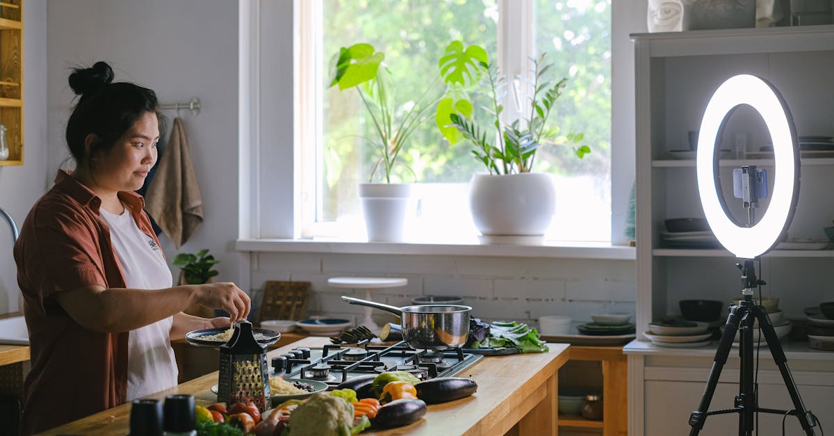 descubra o mundo cativante dos vloggers através de suas aventuras diárias, suas paixões e seus conselhos práticos. Mergulhe em uma comunidade dinâmica e inspiradora onde cada vídeo conta uma história única.