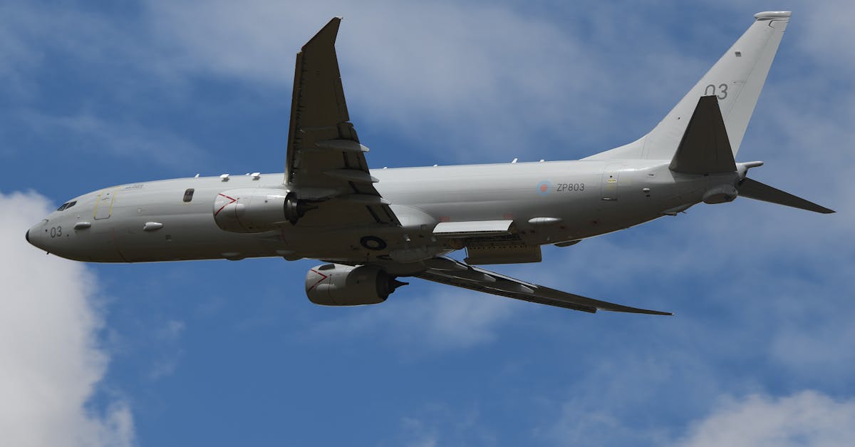 Descubra o fascinante mundo aeroespacial: inovações tecnológicas, exploração espacial e desenvolvimento sustentável na indústria aérea. Mergulhe nos avanços que moldam o futuro das viagens aéreas e da exploração estelar.