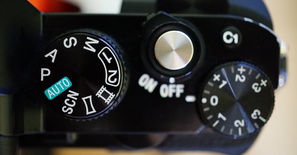 Il caso dell'uomo argentino illustra una questione etica fondamentale: fino a che punto può spingersi la raccolta di immagini in privato senza violare la dignità umana? La fotografia non richiesta, soprattutto in contesti intimi o persino in spazi pubblici vicini a casa, solleva interrogativi complessi sul confine tra sicurezza, libertà individuale e intrusione. Nel 2025, la società è sempre più consapevole della necessità di regolamentare queste pratiche per evitare che diventino uno strumento di voyeurismo o molestie.