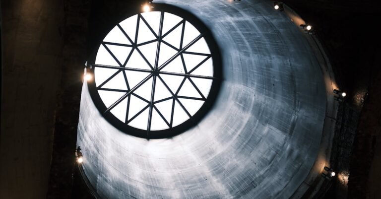 découvrez la fisheye gallery, un espace artistique dédié à la photographie contemporaine. explorez des expositions uniques qui mettent en lumière la créativité et l'innovation de photographes talentueux, tout en immersant vos sens dans un univers visuel captivant.