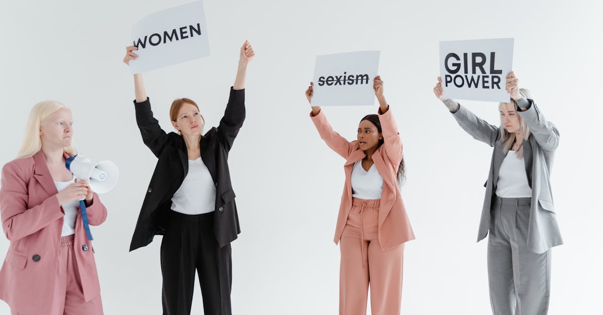 discover the different stereotypes that shape our perceptions, from their origin to their impact on society. an in-depth exploration to understand and deconstruct these preconceived ideas.