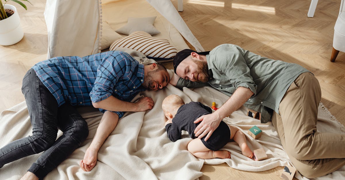 Scopri le cause, le conseguenze e le soluzioni legate all'assenza dei padri nella vita dei figli. Vengono fornite analisi psicologiche e sociali e consigli per le famiglie colpite. Biografie e viaggi: come la vita personale influenza la visione artistica dei fotografi che esplorano l'assenza del padre